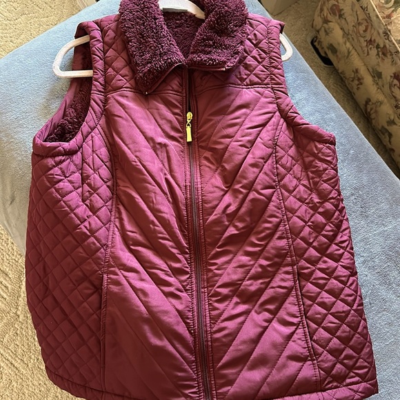 Denim&Co Jackets & Blazers - Women’s fall quilted vest with fleece lining. Size large burgundy Denim & CO.